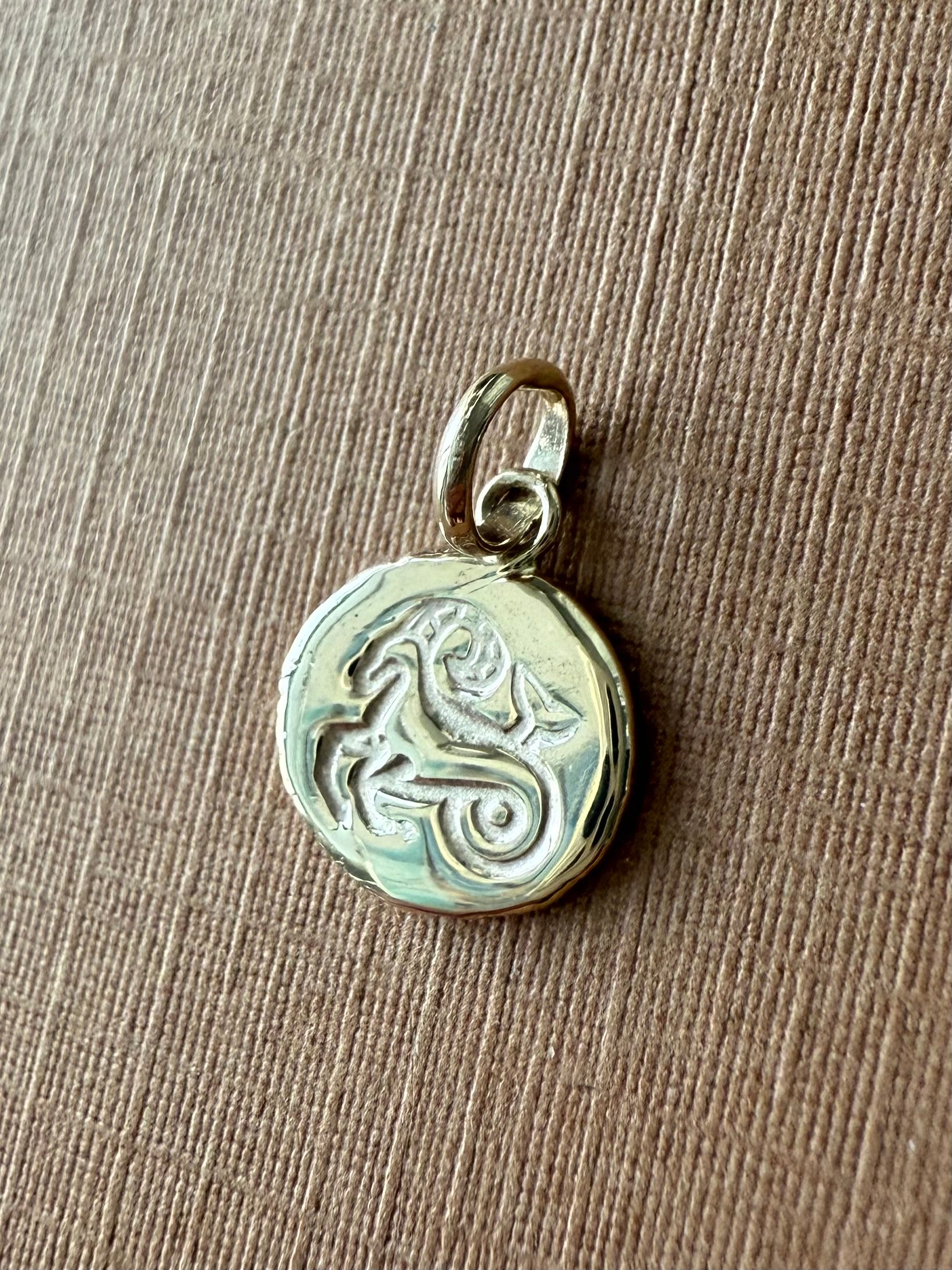 14k solid yellow gold nugget Capricorn mini unisex pendant for her by TINAKRIS 